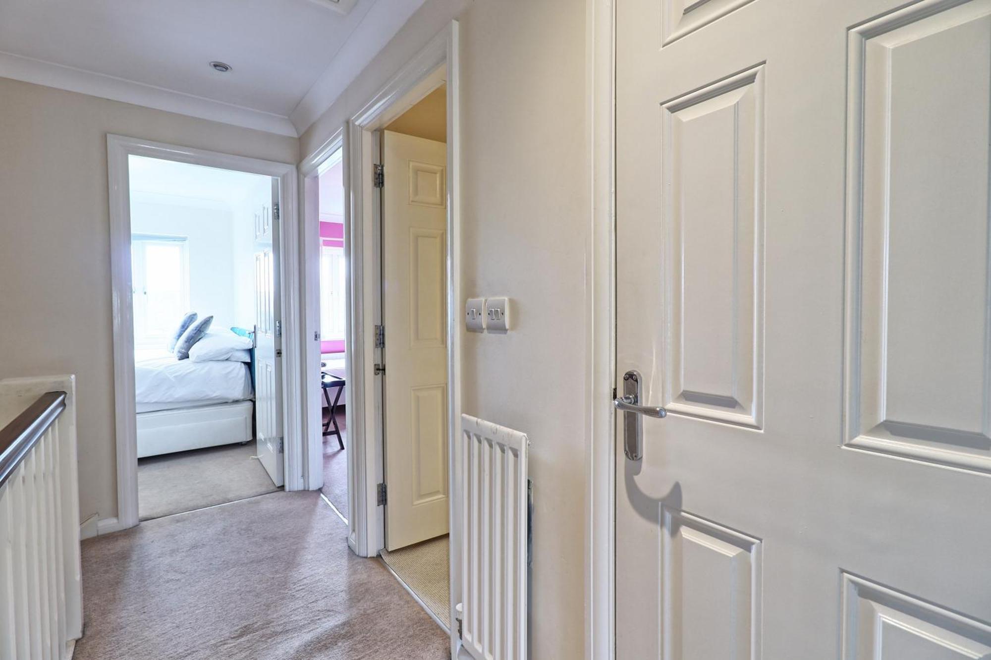 By Buildersbeds - Paignton House 4 Bedrooms Harold Wood Exterior photo